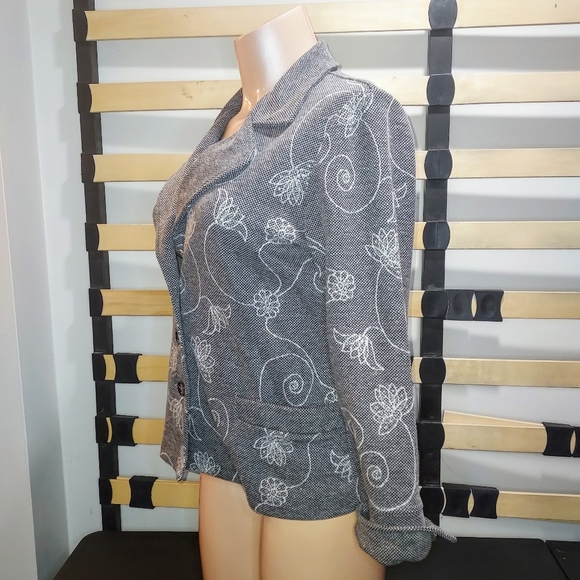 Weekenders Grey Blazer/Jacket w/Embroidered Flower's - Picture 3 of 7